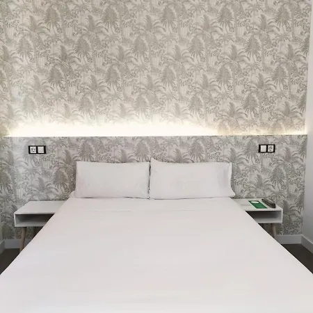 Salamanca Suites 2*