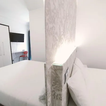 Salamanca Suites 2*