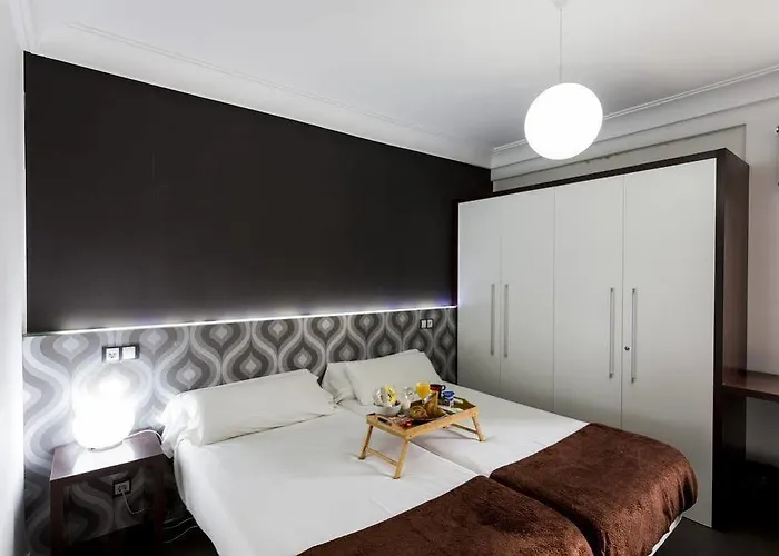 Gonzala By Gaiarooms Pensión Salamanca